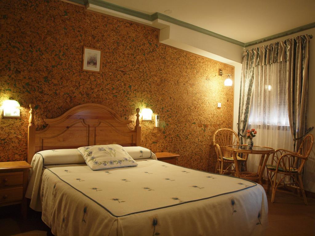 Hostal Yuste Garganta la Olla Exterior photo